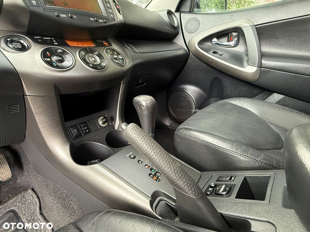 Toyota RAV4 2.2 D-4D 4x4 Automatik Executive - 22
