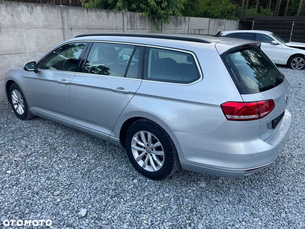 Volkswagen Passat 2.0 TDI SCR DSG Comfortline - 4
