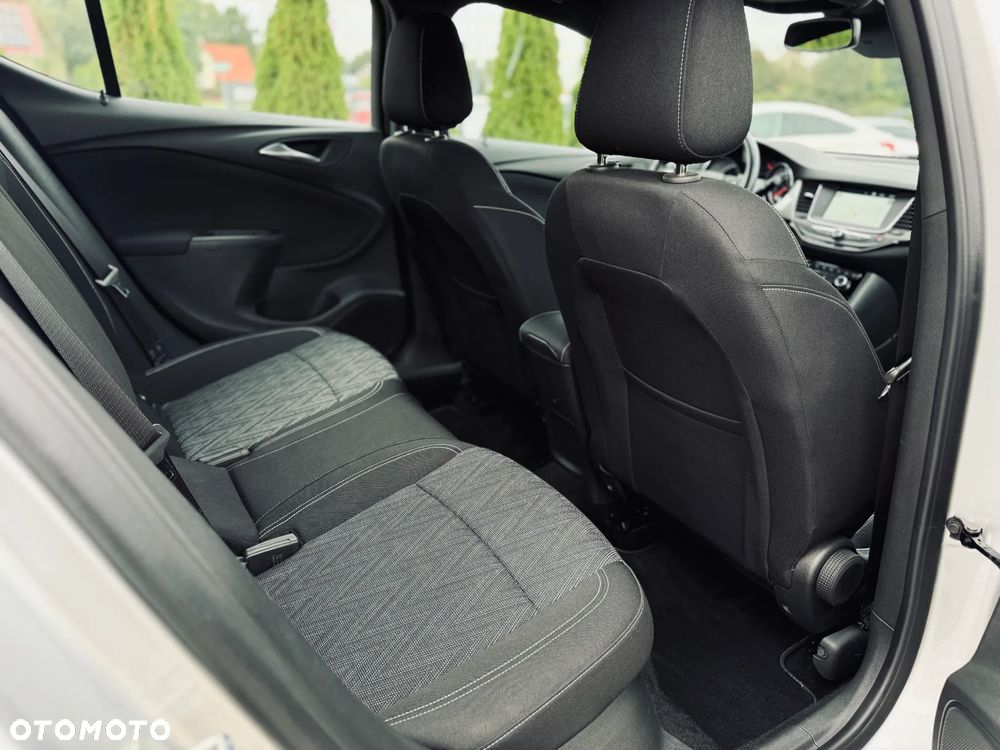 Opel Astra 1.5 D Start/Stop Automatik 2020 - 19