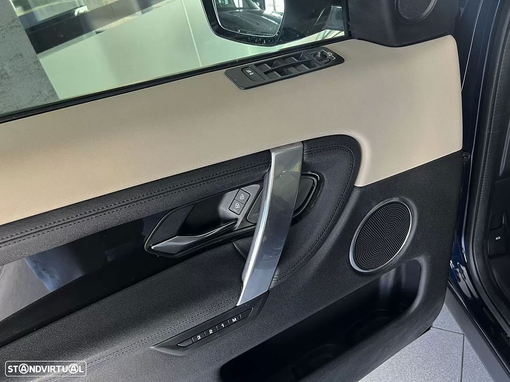 Land Rover Discovery Sport 1.5 I3 P300e AWD SE - 21