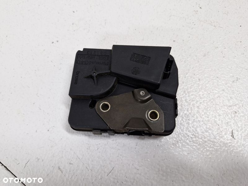 BMW E61 E91 ZAMEK KLAPY BAGAŻNIKA TYŁ TYLNY 8218849 - 1