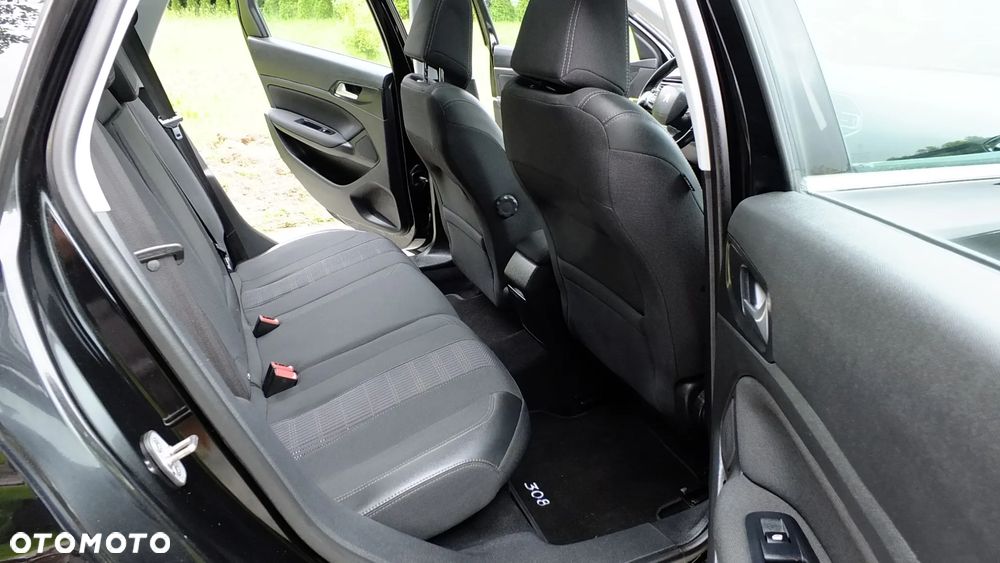 Peugeot 308 SW 1.2 PureTech GPF Allure Pack S&S - 15