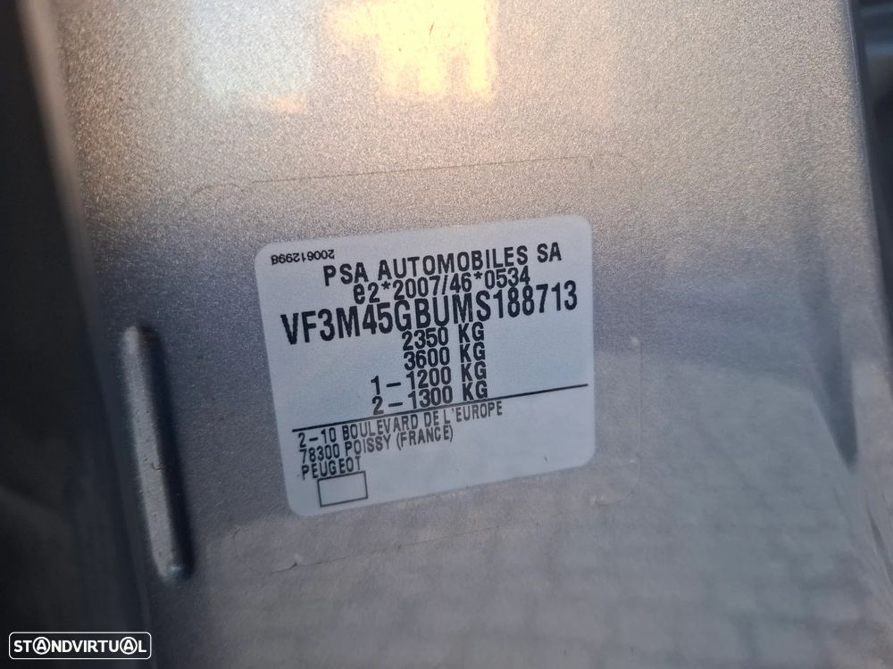 Peugeot 3008 1.6 Hybrid4 GT Pack e-EAT8 - 59