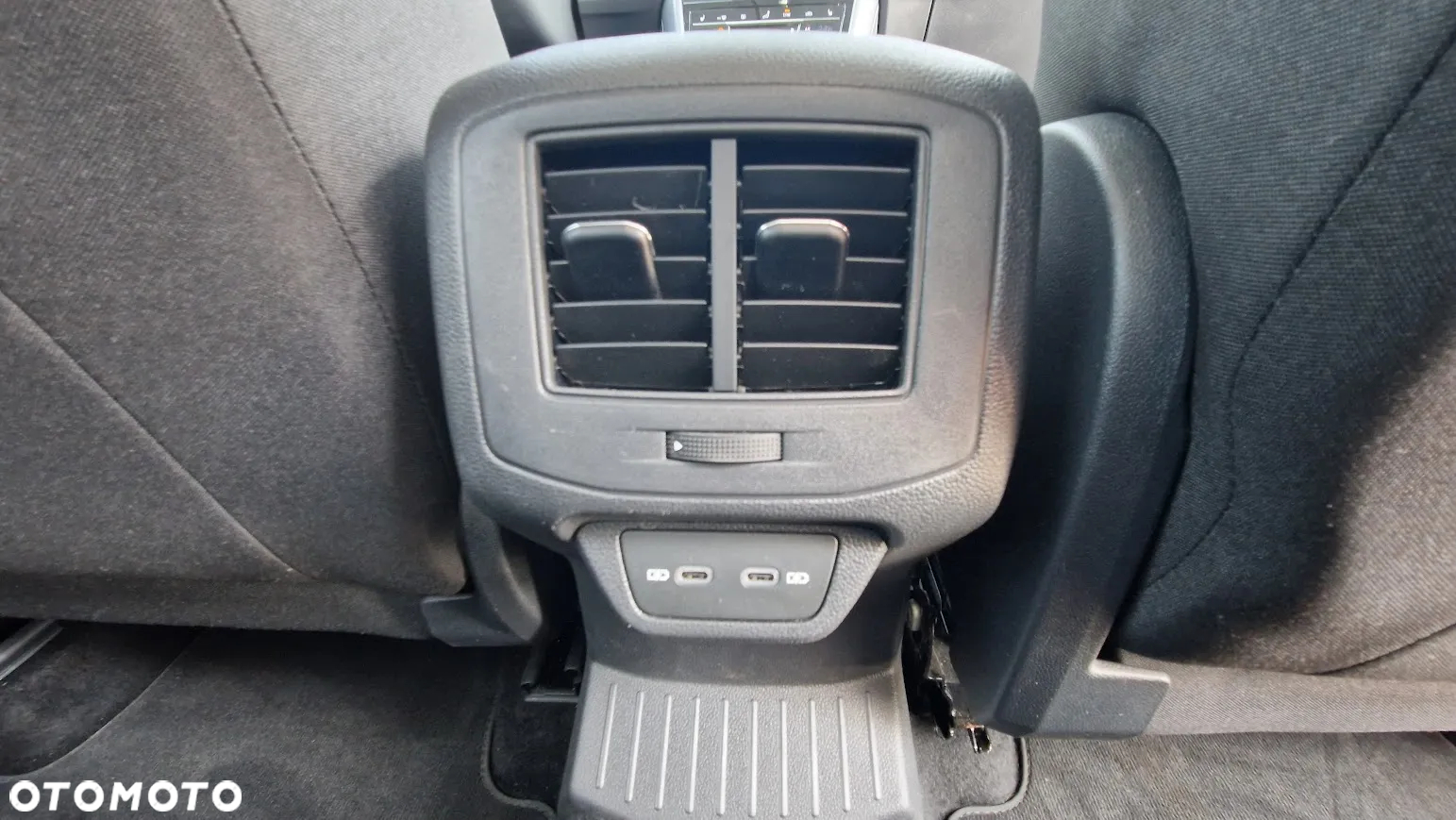 Volkswagen T-Roc - 22