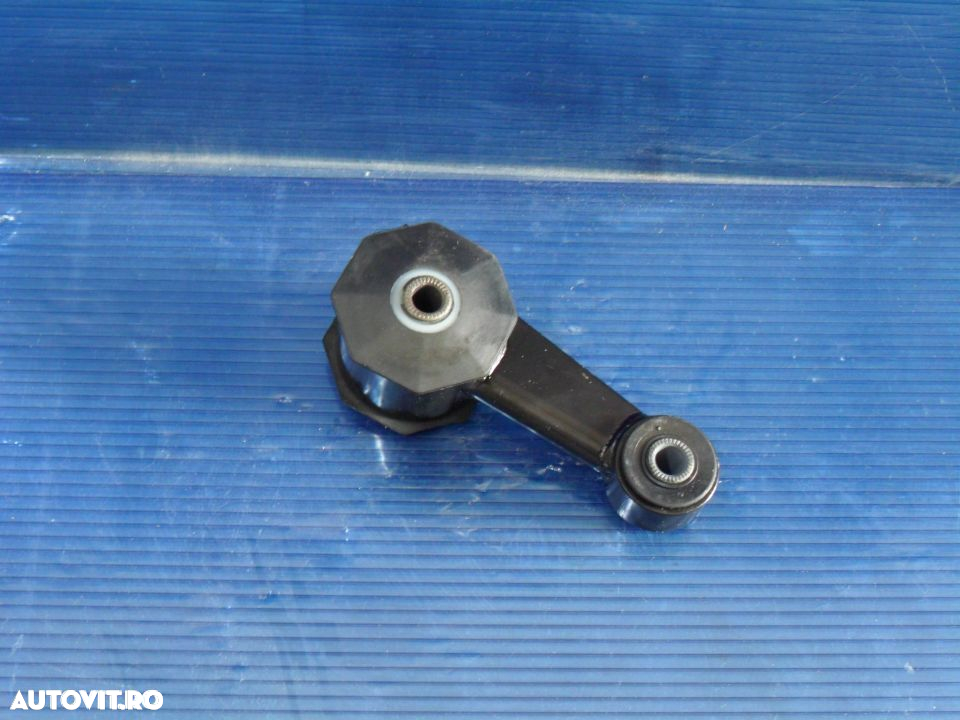 Tampon antibalans inferior KKH102680 Freelander TD4 si 2.5 V6 cutie automata - 2