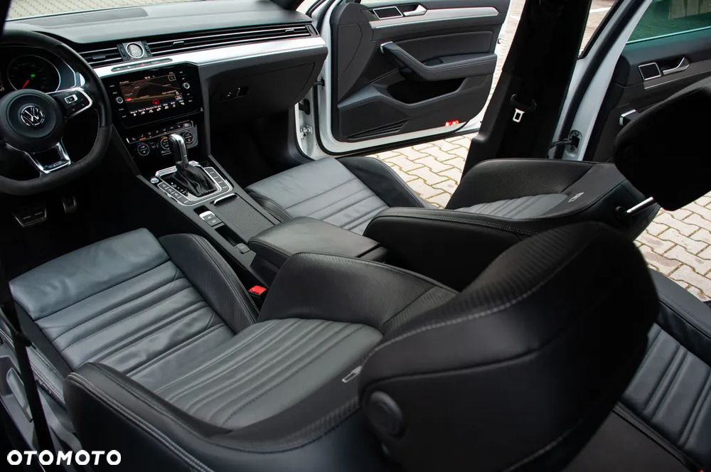 Volkswagen Passat 2.0 TDI SCR 4Motion DDG Highline - 26
