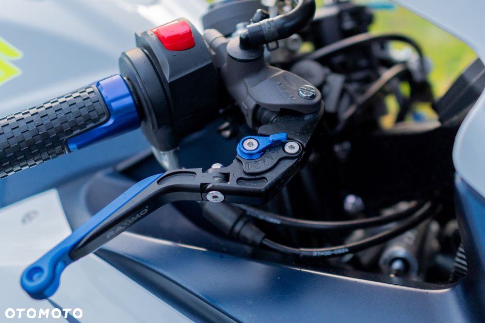 Suzuki GSX-R - 15