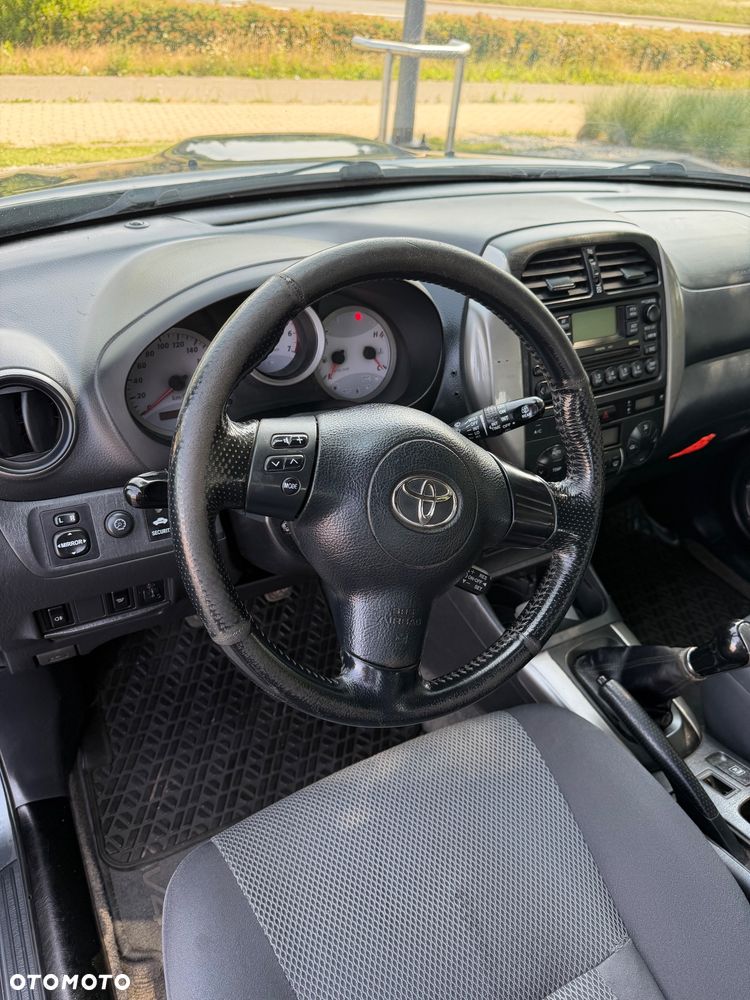 Toyota RAV4 2.0 D-4D 4x4 - 12