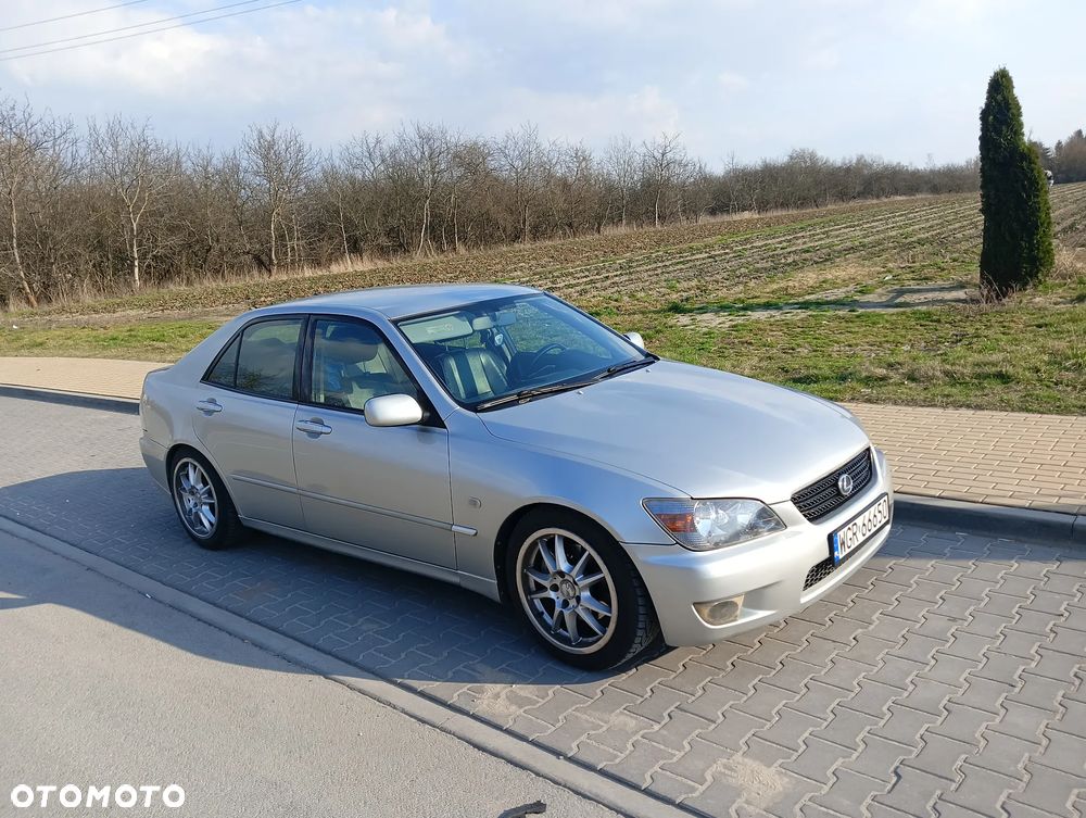 Lexus IS - 2
