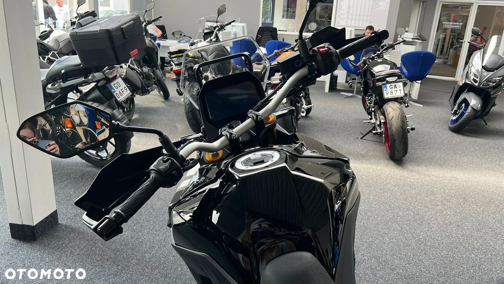 Suzuki V-STROM - 16