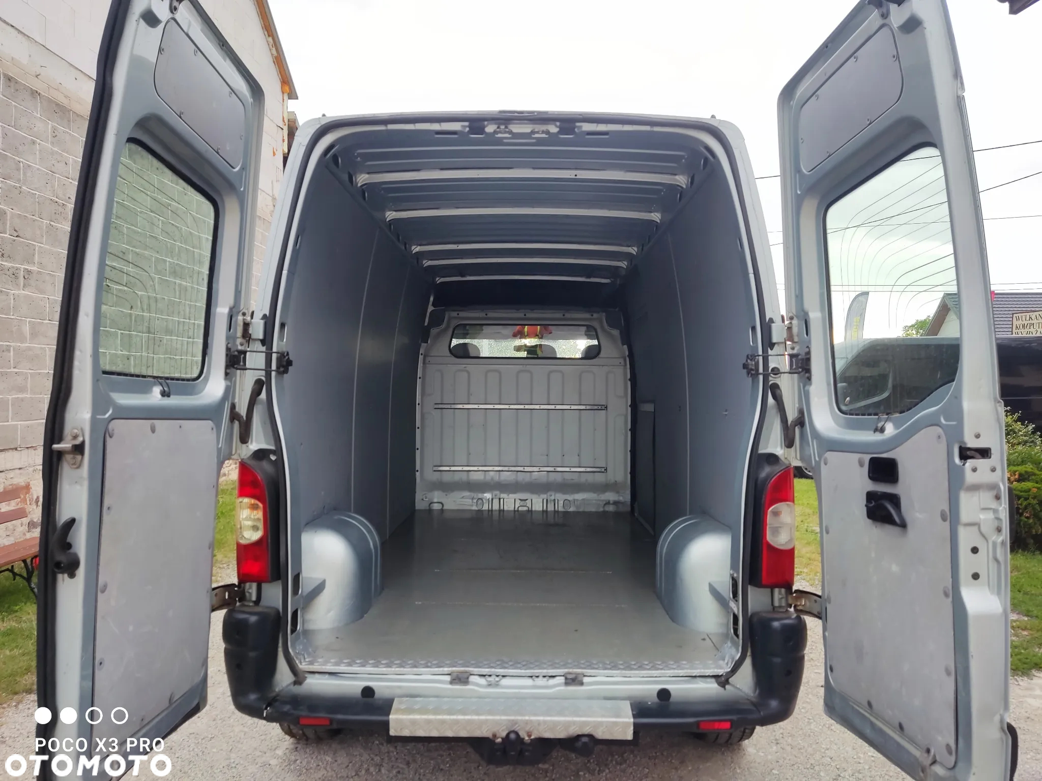 Nissan Interstar - 9