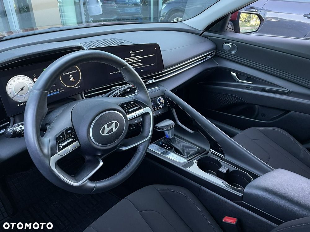 Hyundai Elantra - 14