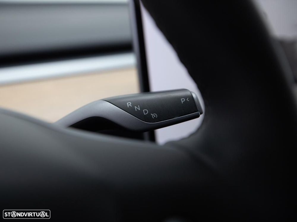Tesla Model Y Long Range Dual Motor AWD - 19