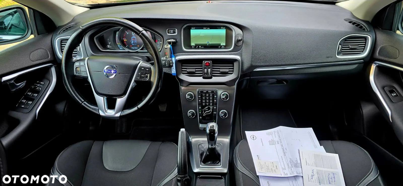 Volvo V40 D2 Drive-E Momentum - 28