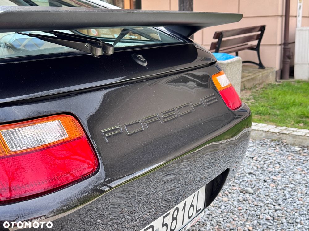 Porsche 928 - 14