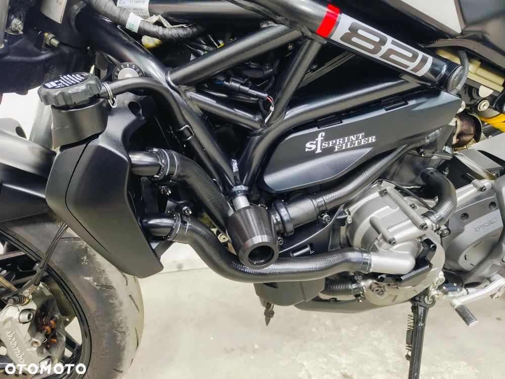 Ducati Monster - 23