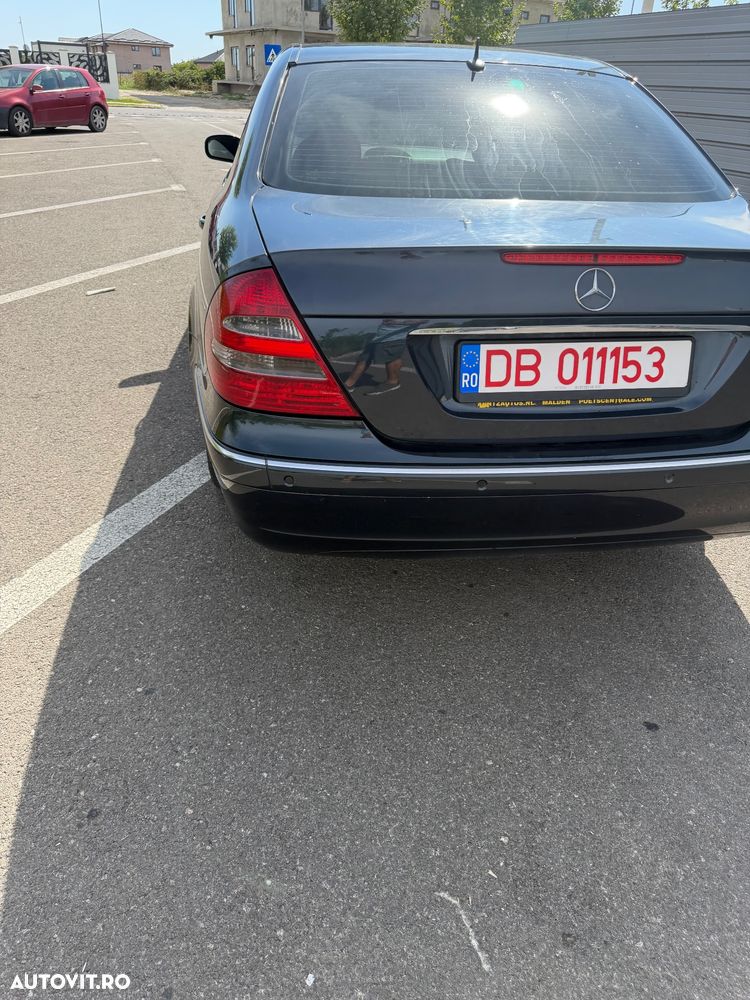 Mercedes-Benz E - 16
