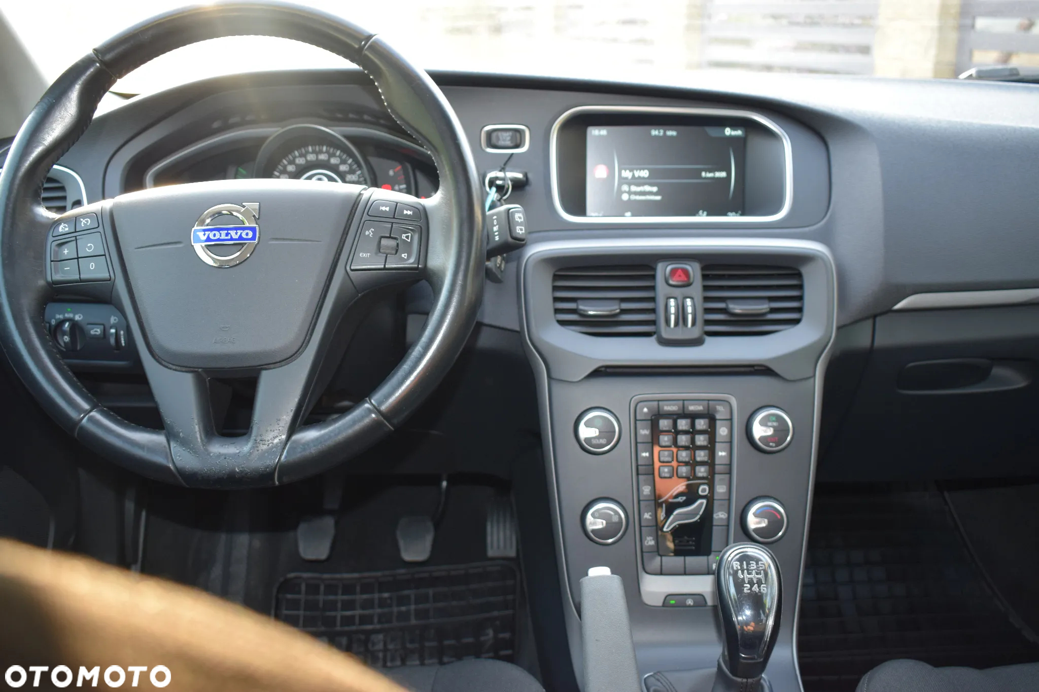 Volvo V40 D2 Momentum - 16