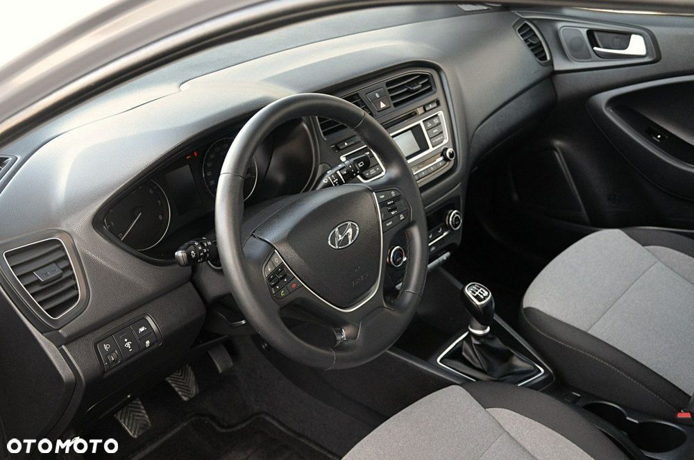 Hyundai i20 - 12