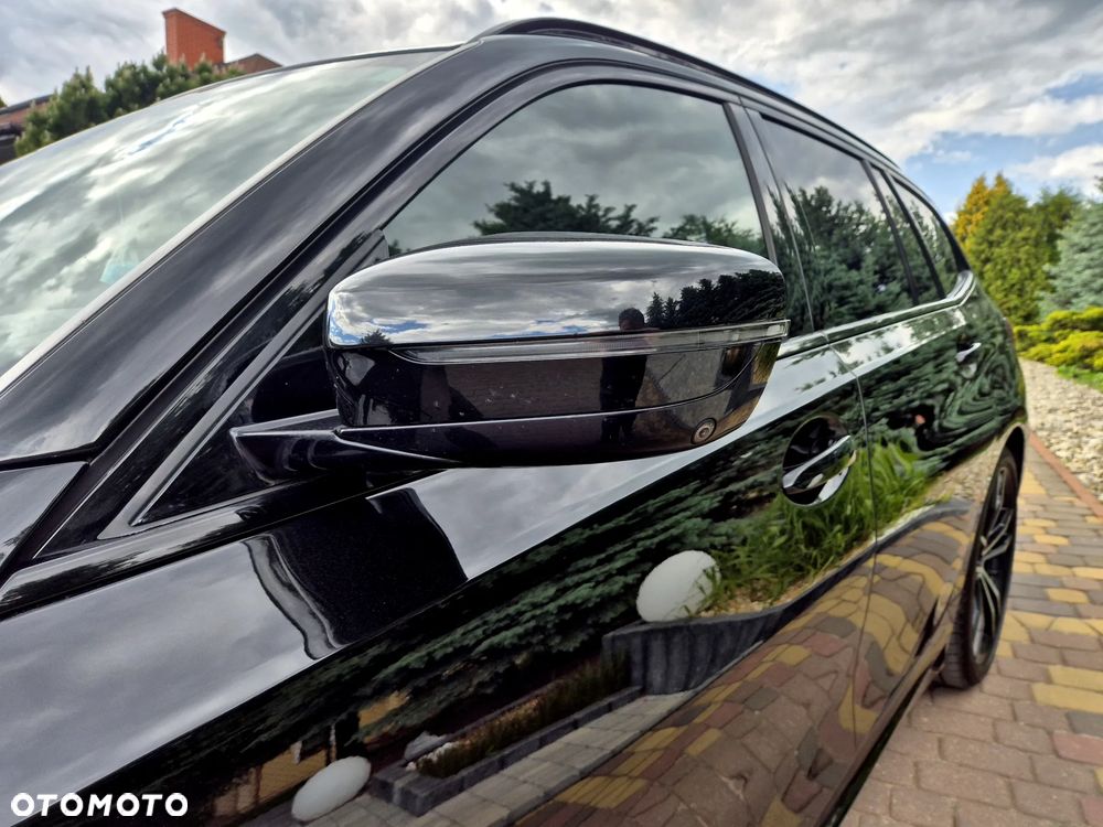 BMW Seria 3 330d xDrive M Sport sport - 31