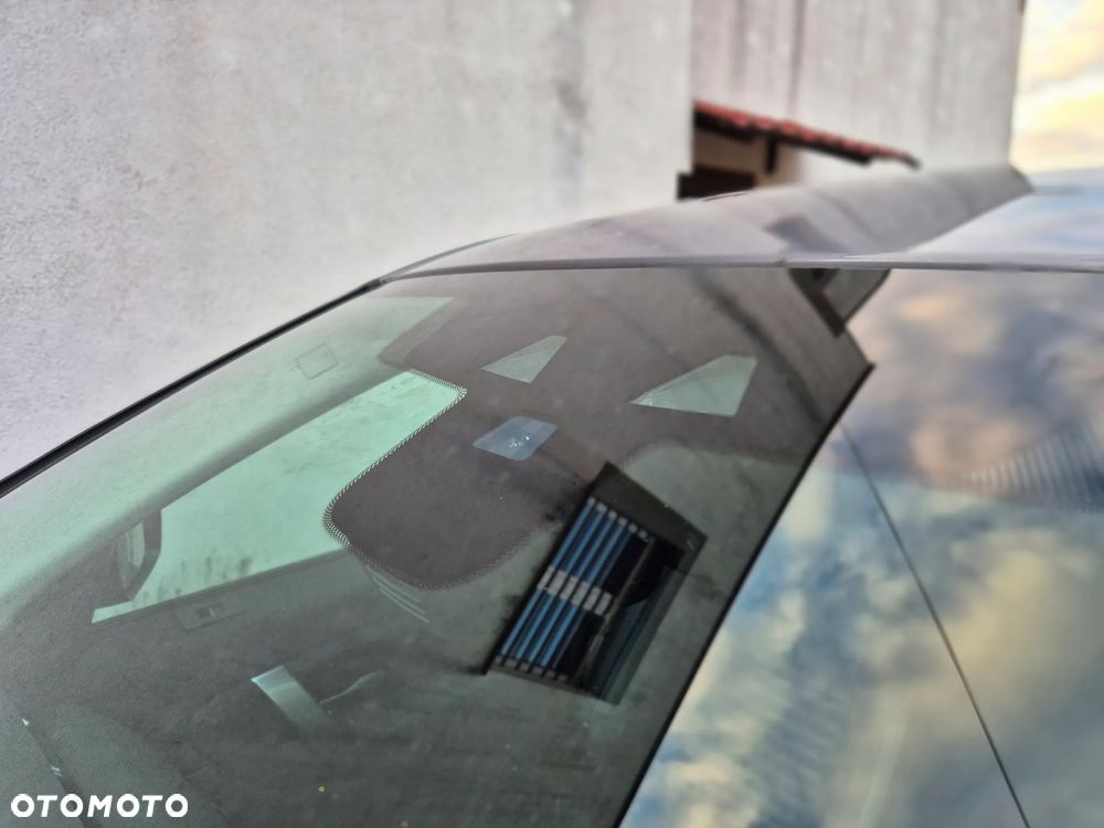 Land Rover Discovery Sport 2.0 P200 mHEV S - 12