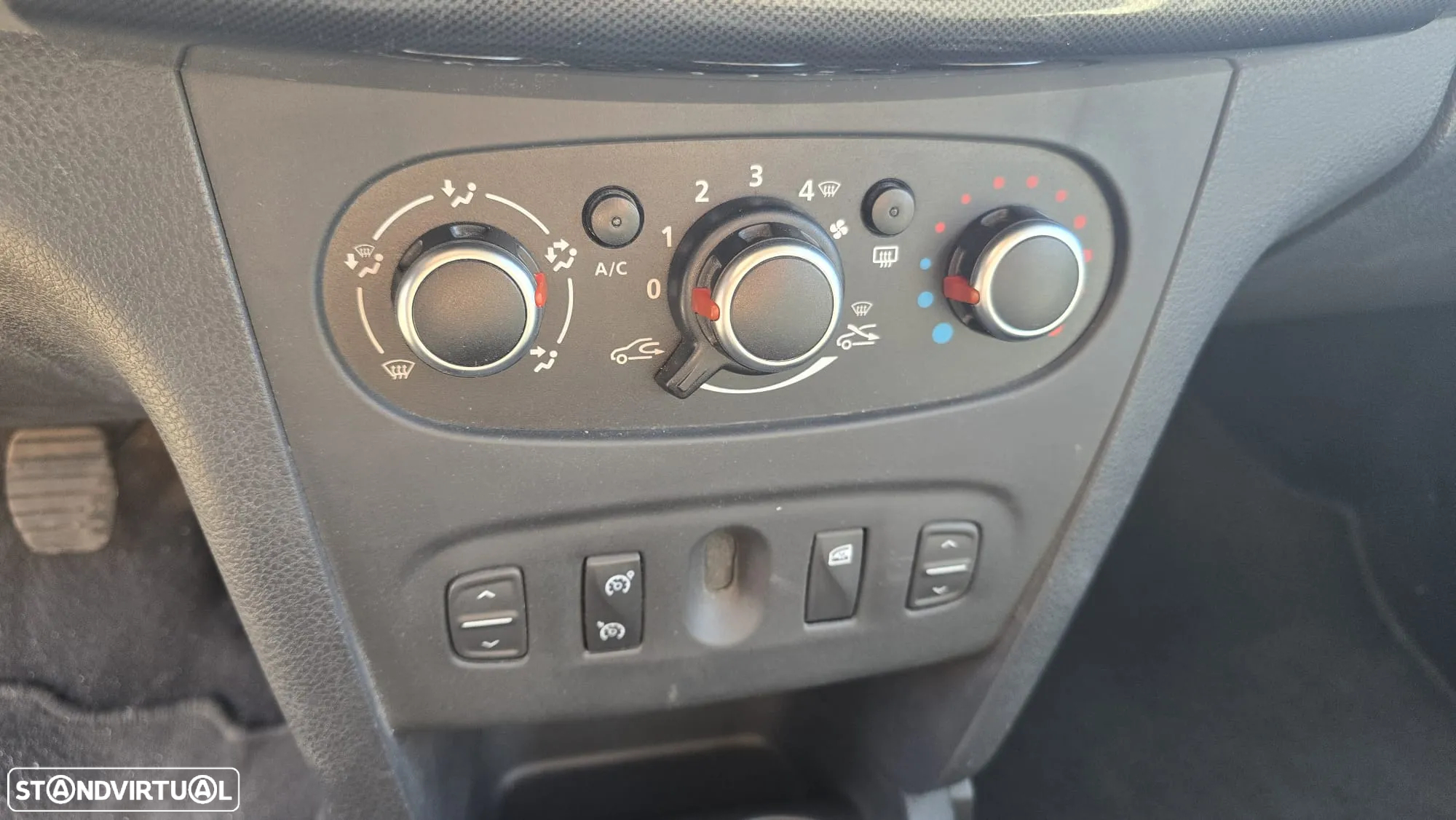 Dacia Sandero 0.9 TCe Stepway - 4