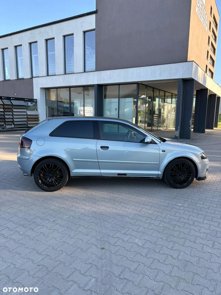 Audi A3 3-drzwiowe 2.0 FSI Ambiente - 5