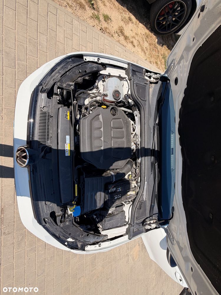 Volkswagen Golf - 23