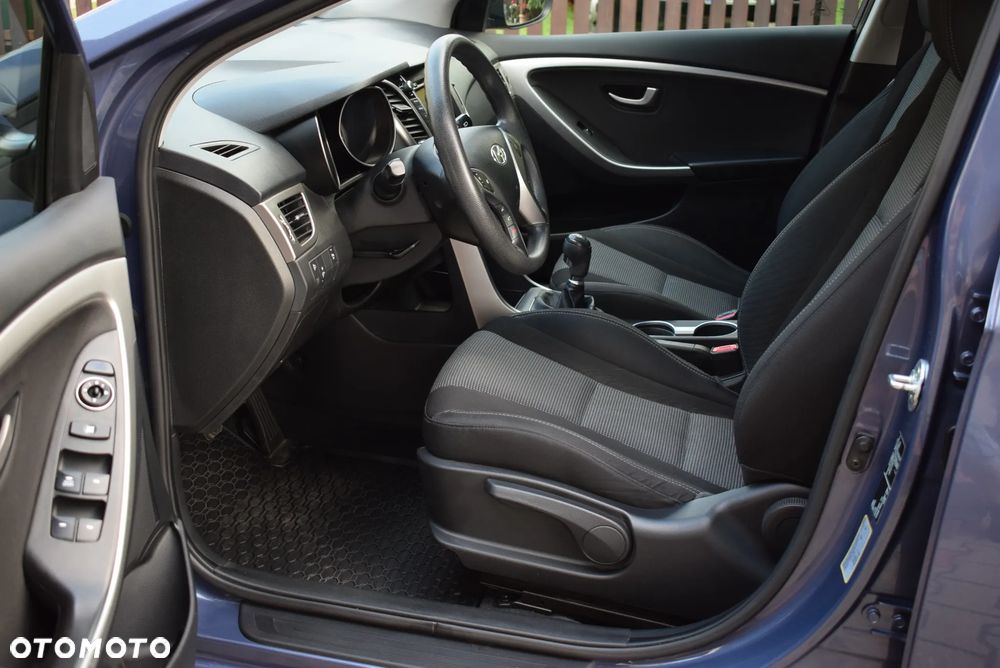 Hyundai i30 1.4 Intro Edition - 8