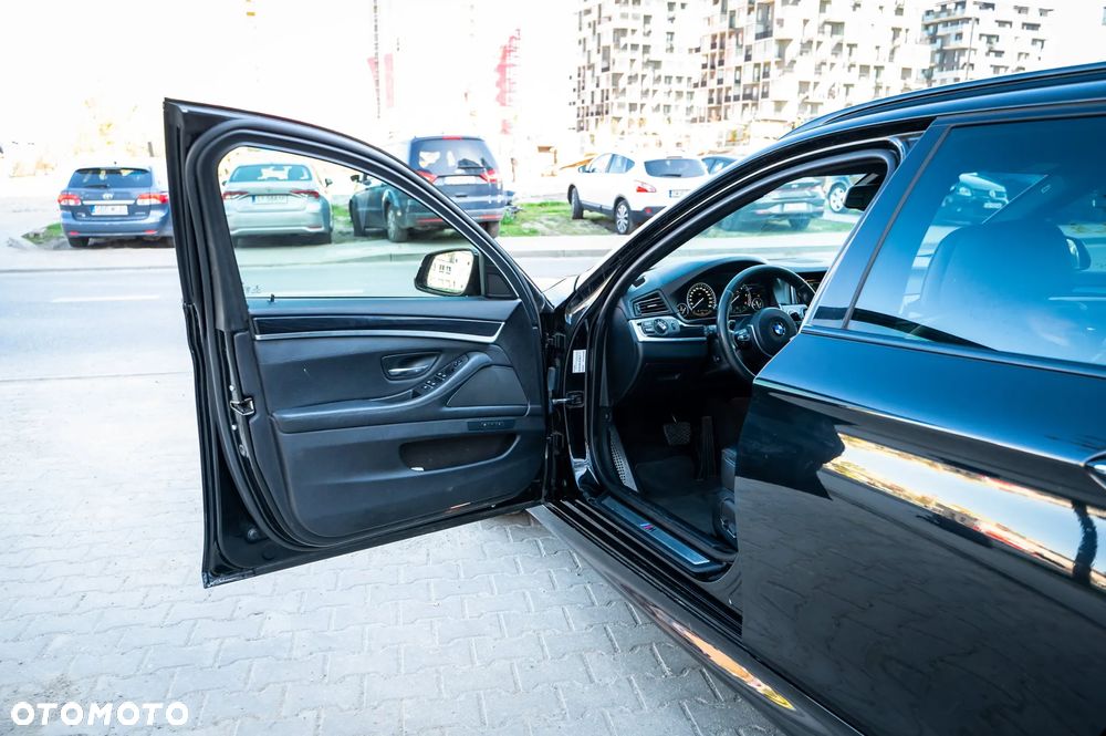 BMW Seria 5 520d xDrive Luxury Line - 13