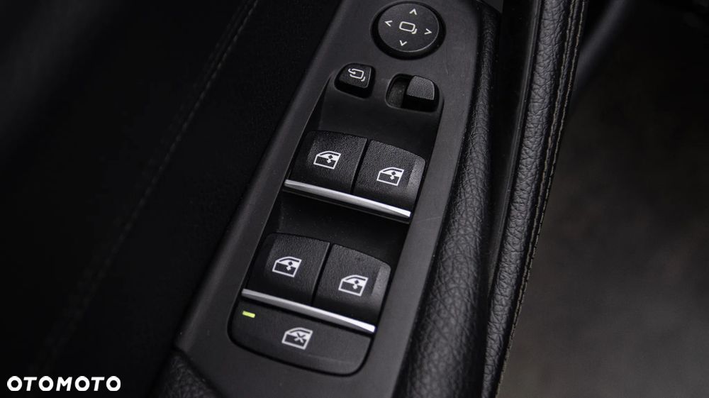 BMW Seria 5 518d Sport Line sport - 29