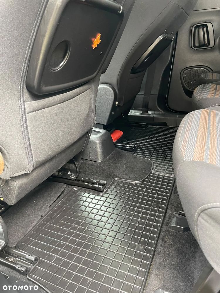 Opel Combo 1.2 Turbo Enjoy S&S - 11