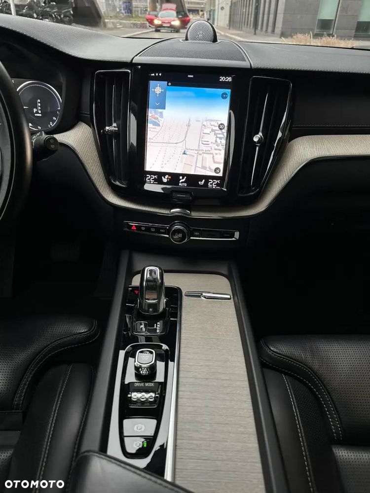 Volvo XC 60 T8 Twin Engine AWD Geartronic Inscription - 17