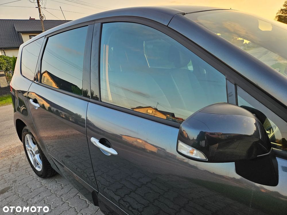 Renault Scenic 2.0 16V Privilege X-Tronic CVT - 6