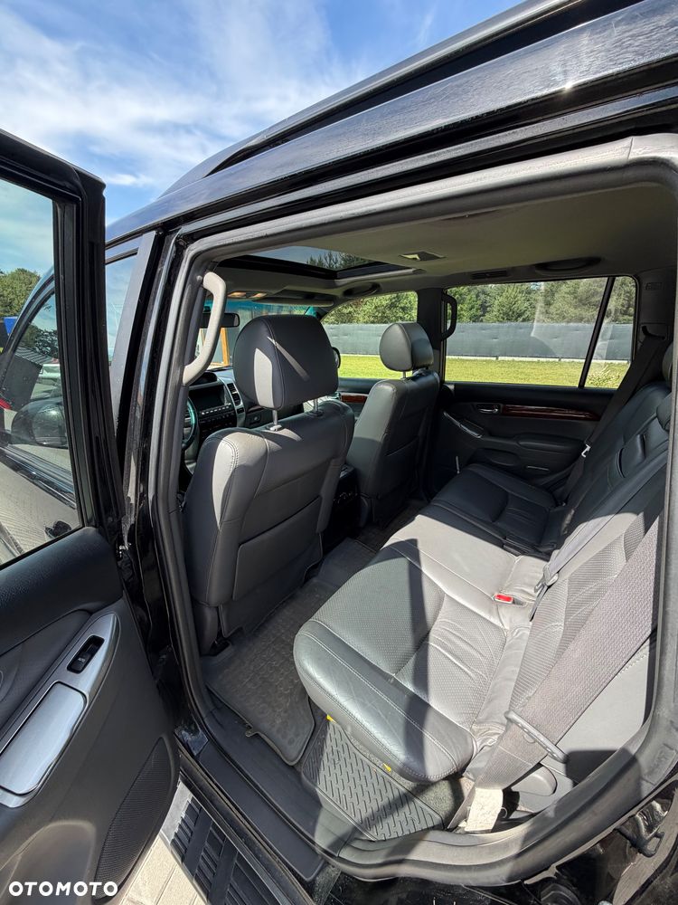 Toyota Land Cruiser - 7