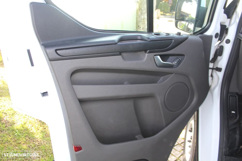 Ford TRANSIT 2.0 TDCI - 3 LUG. A/C - IVA DEDUTIVEL - 11