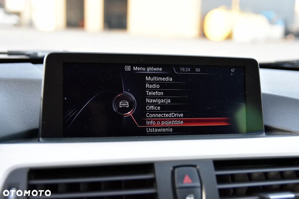 BMW Seria 3 320d - 9