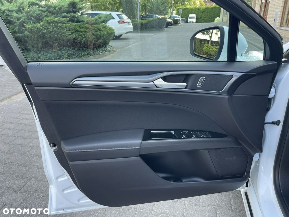 Ford Mondeo - 23