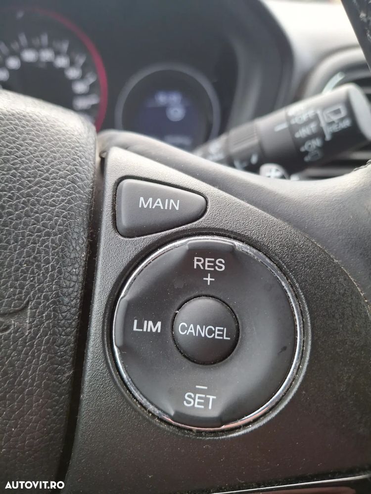 Honda HR-V 1.5 i-VTEC CVT Executive - 19