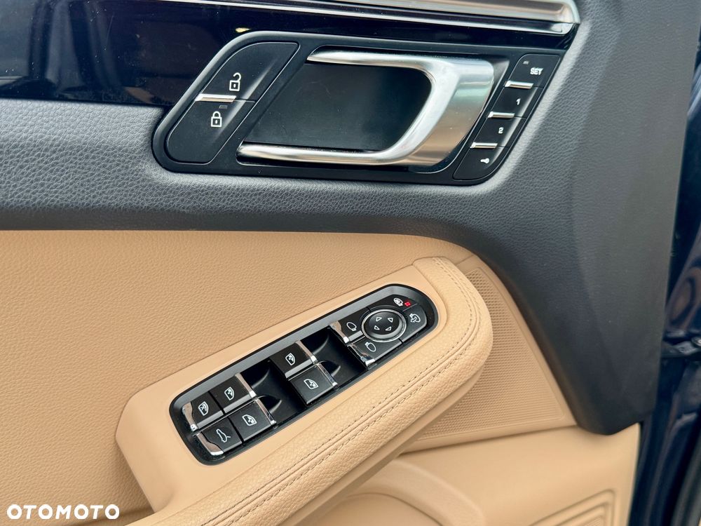 Porsche Macan Standard - 17