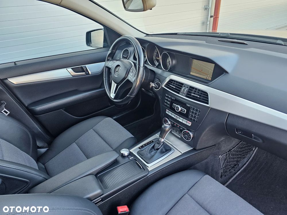 Mercedes-Benz Klasa C 180 CDI 7G-TRONIC Avantgarde Edition - 35