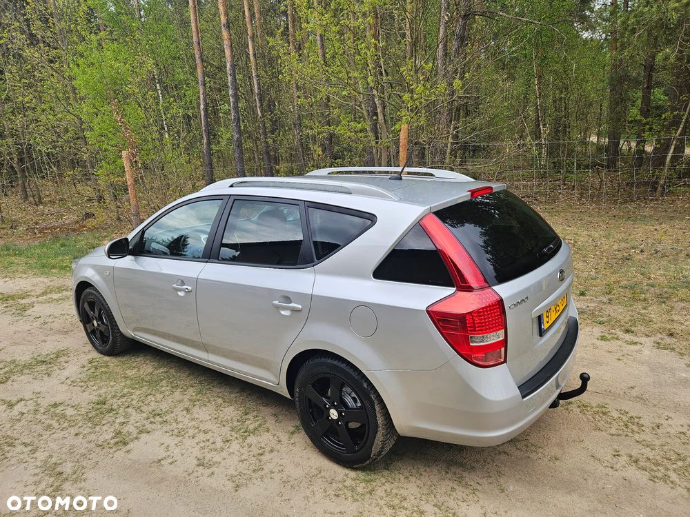 Kia Ceed - 6
