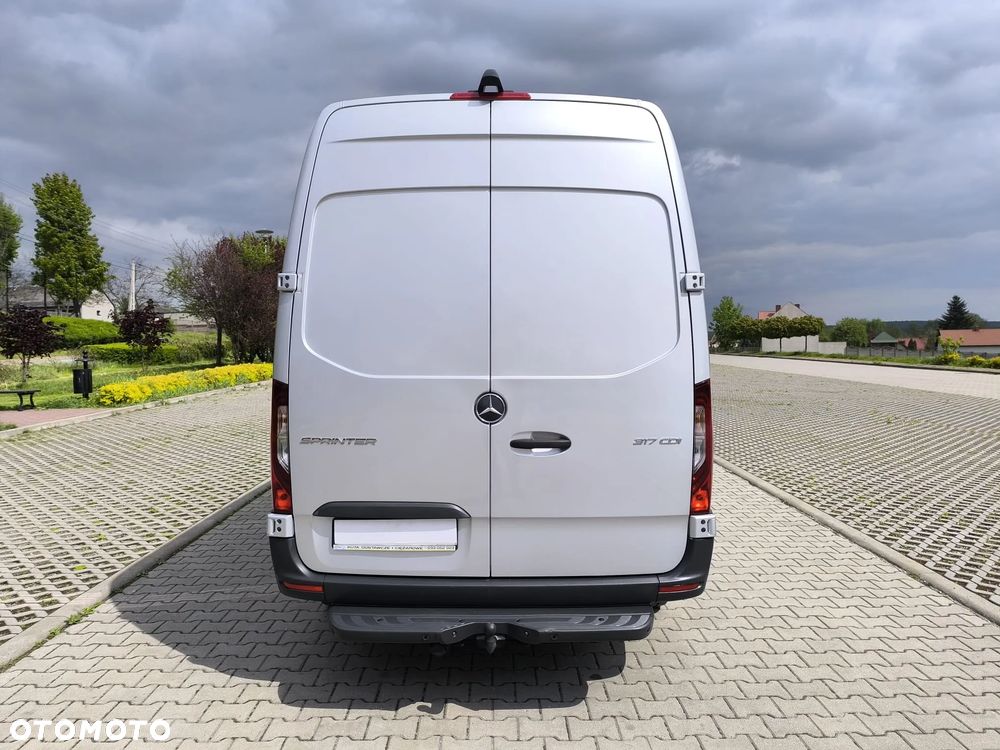 Mercedes-Benz Sprinter - 7