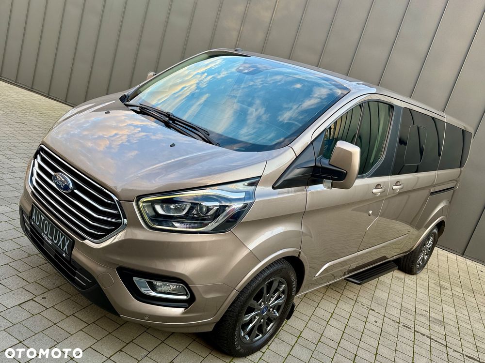 Ford Tourneo Custom - 15