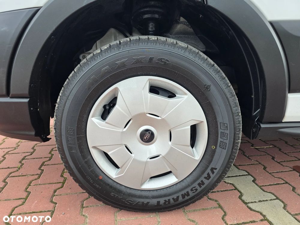 Ford Transit L4 RWD Trend - 23