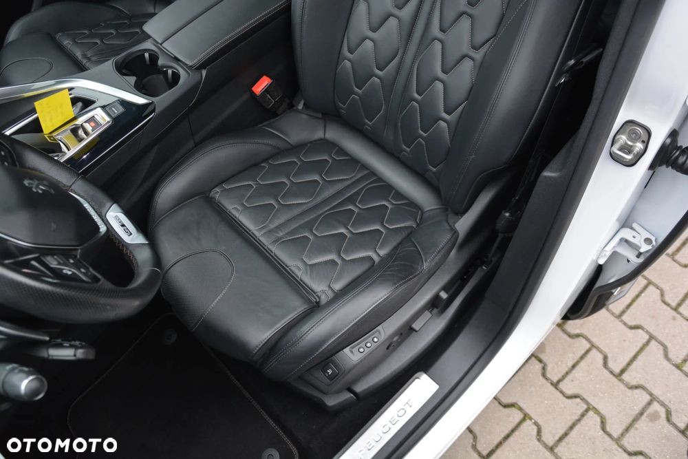 Peugeot 5008 1.6 PureTech GT Line S&S EAT8 - 24