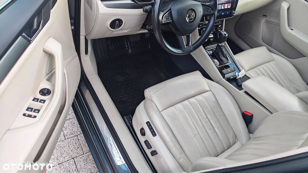 Skoda Superb 2.0 TDI DSG Premium Edition - 20