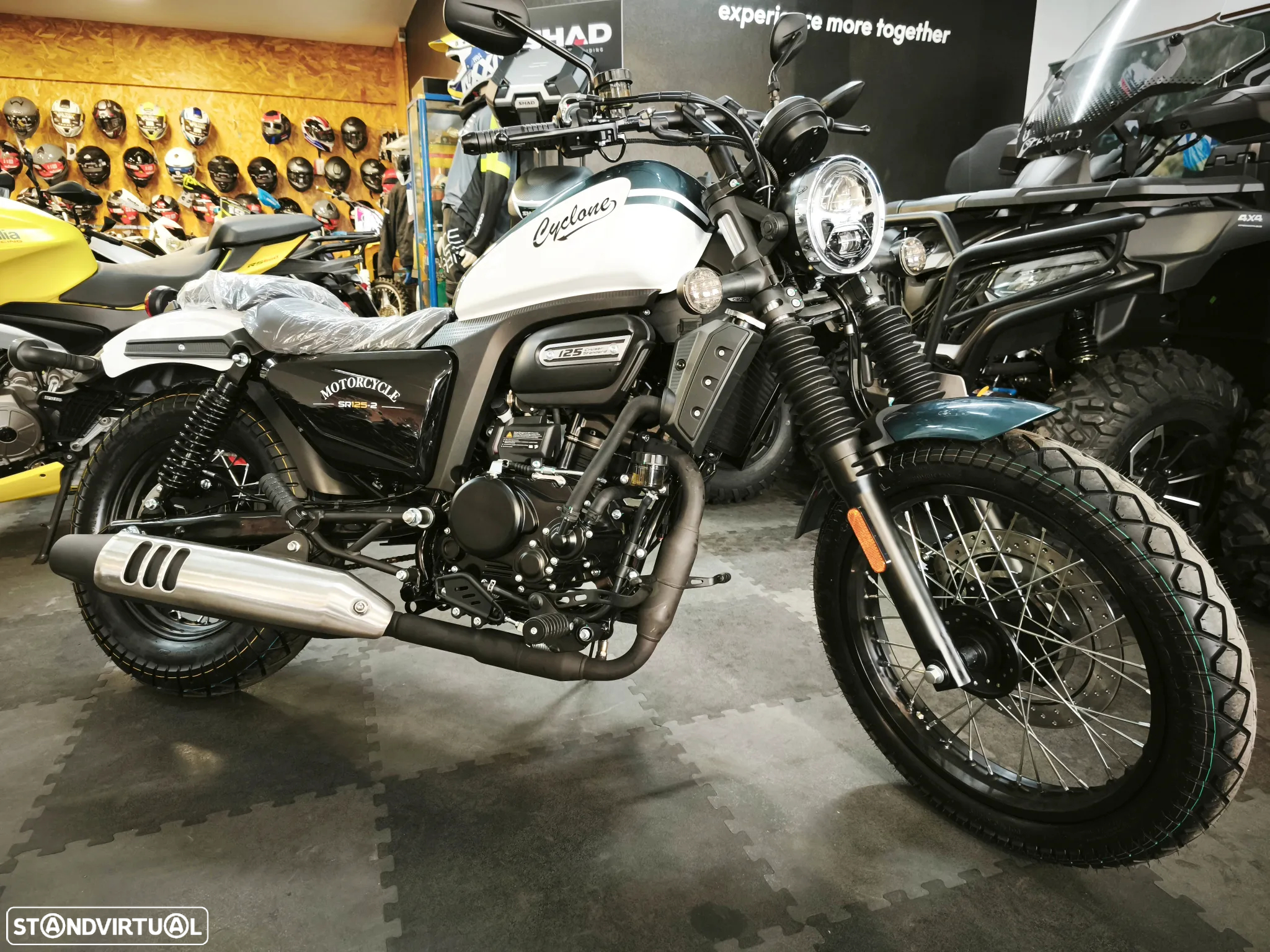 Cyclone Nova Custom/Cruiser - 7