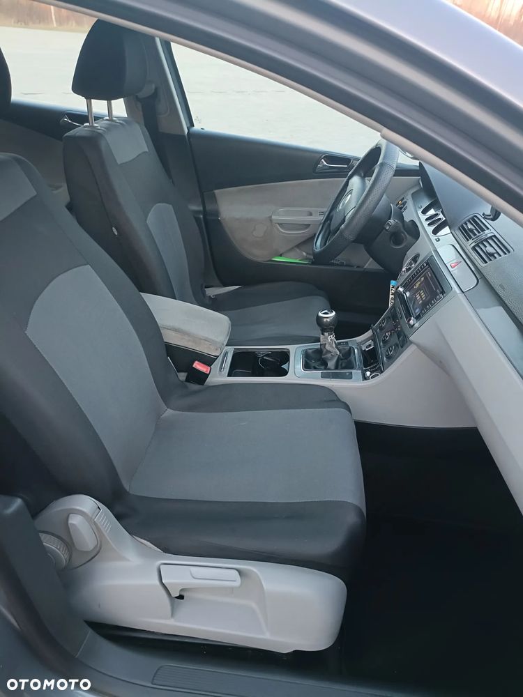 Volkswagen Passat 1.9 TDI Individual - 15