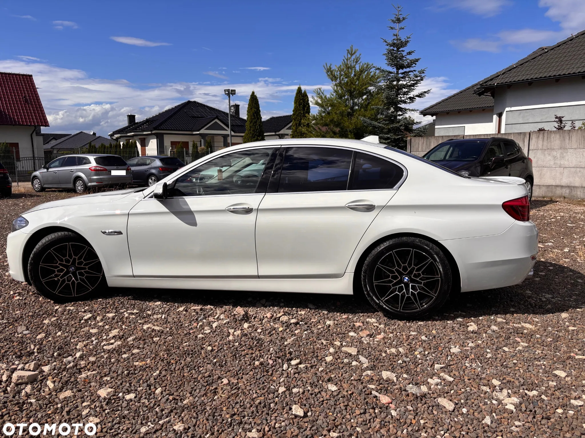 BMW Seria 5 518d - 14